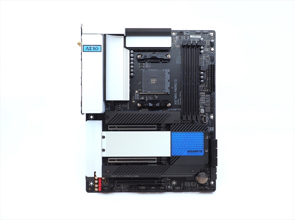 液タブ使用者にもオススメ！ホワイトのクリエイター向けモデル