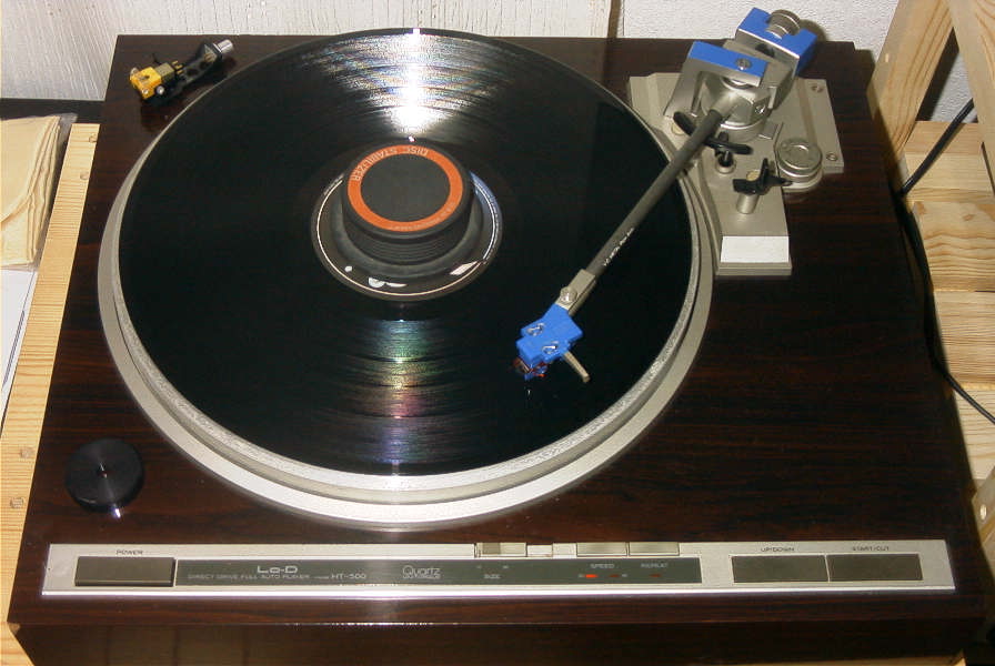 Analog Disc Player HT-V500