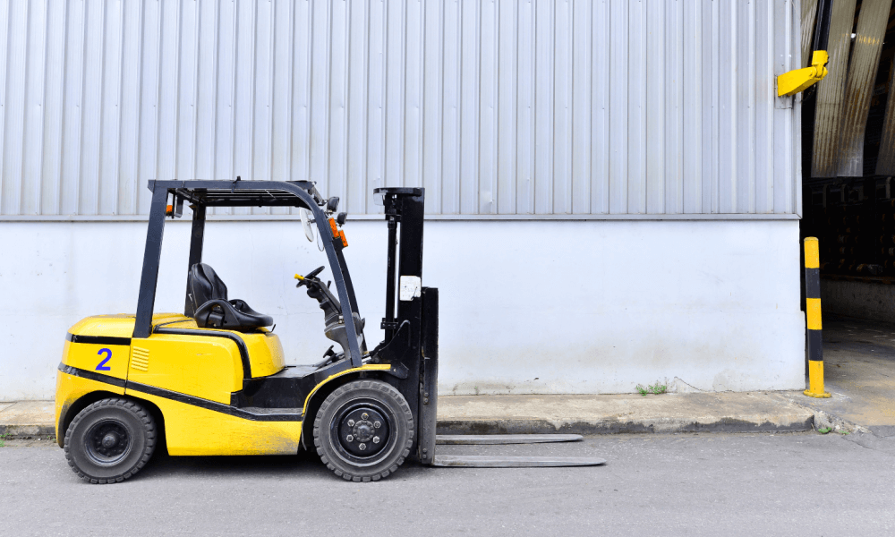 カウンターフォークリフトとは？種類、操作方法、免許を解説