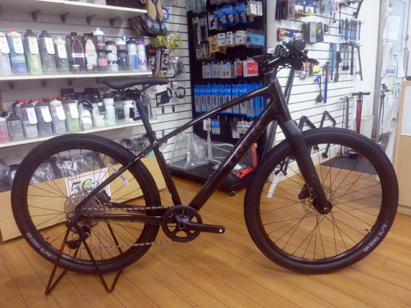 悪路もOK！トレック デュアルスポーツ 3 Gen5 登場！ - サンワ