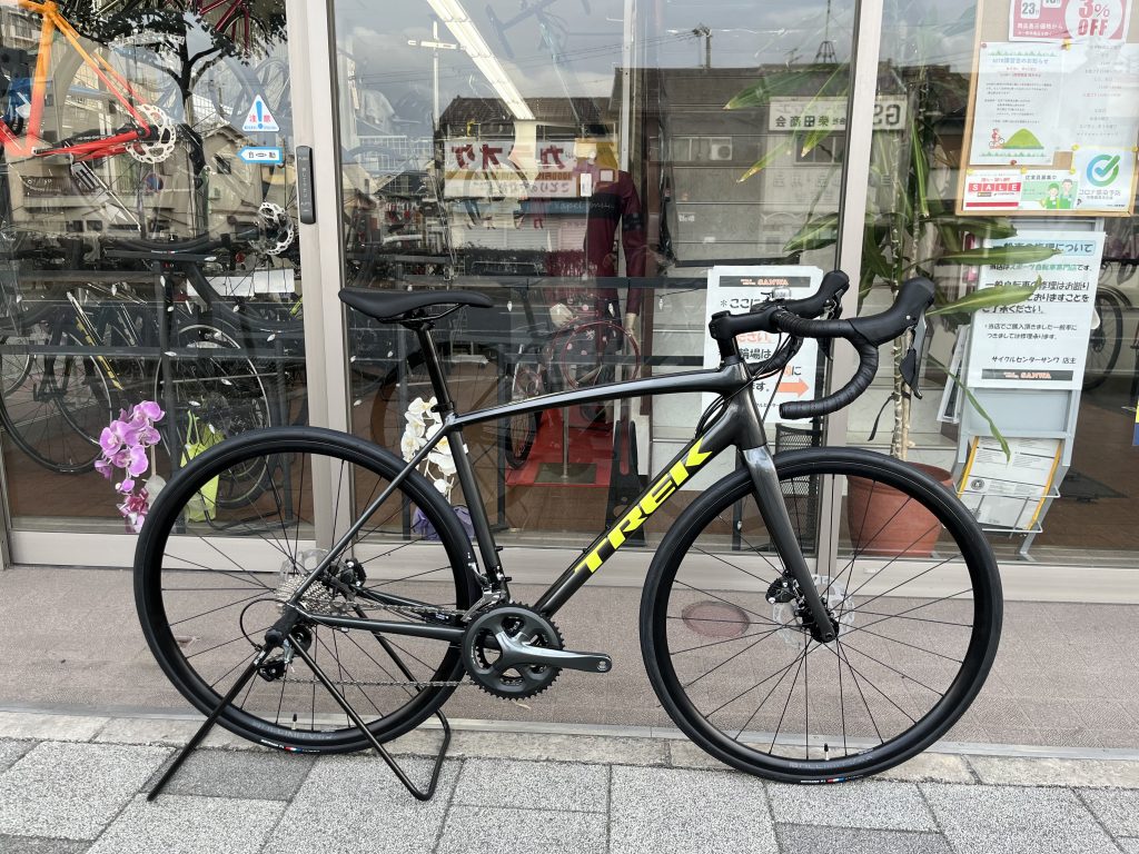 続々入荷】TREK EMONDA ALR4 が2カラー入荷しました。 - サンワ