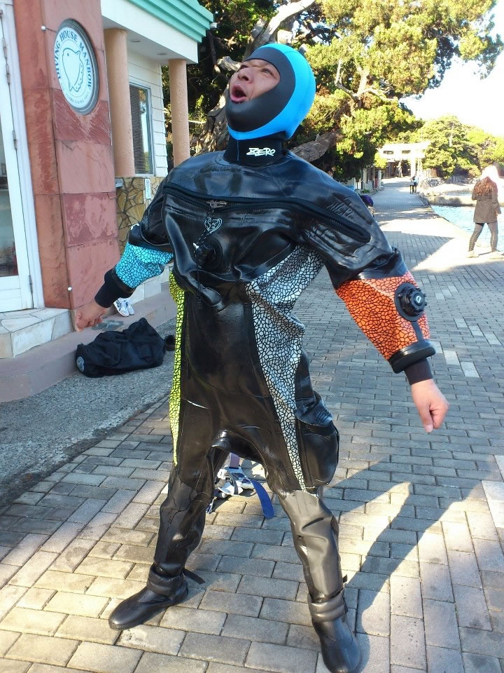 美しい海が永遠でありますように: 40ZEROドライスーツアーカイブ