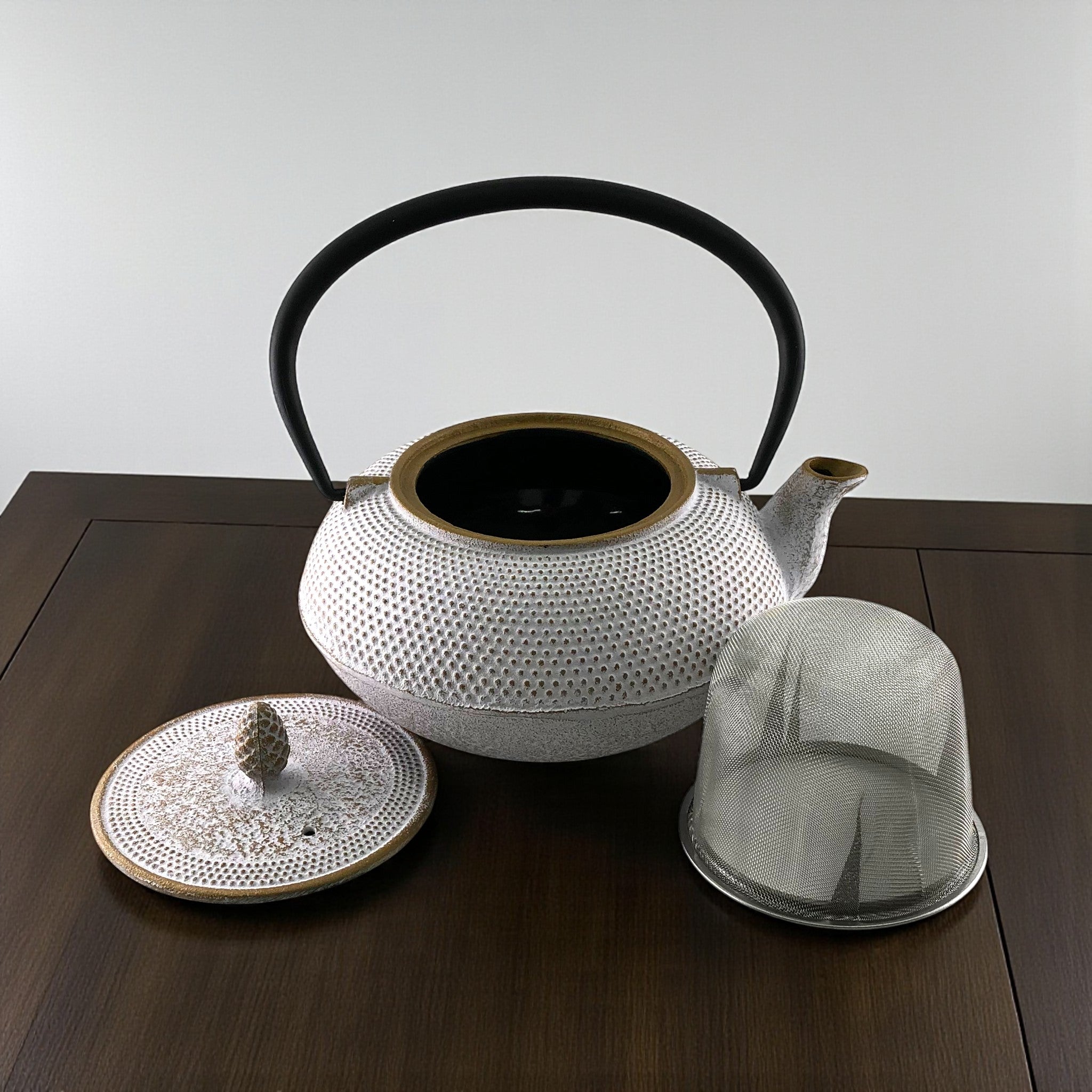 南部鉄器 急須 | あられ | 0.6L ホワイトゴールド | ロジアソシエイツ