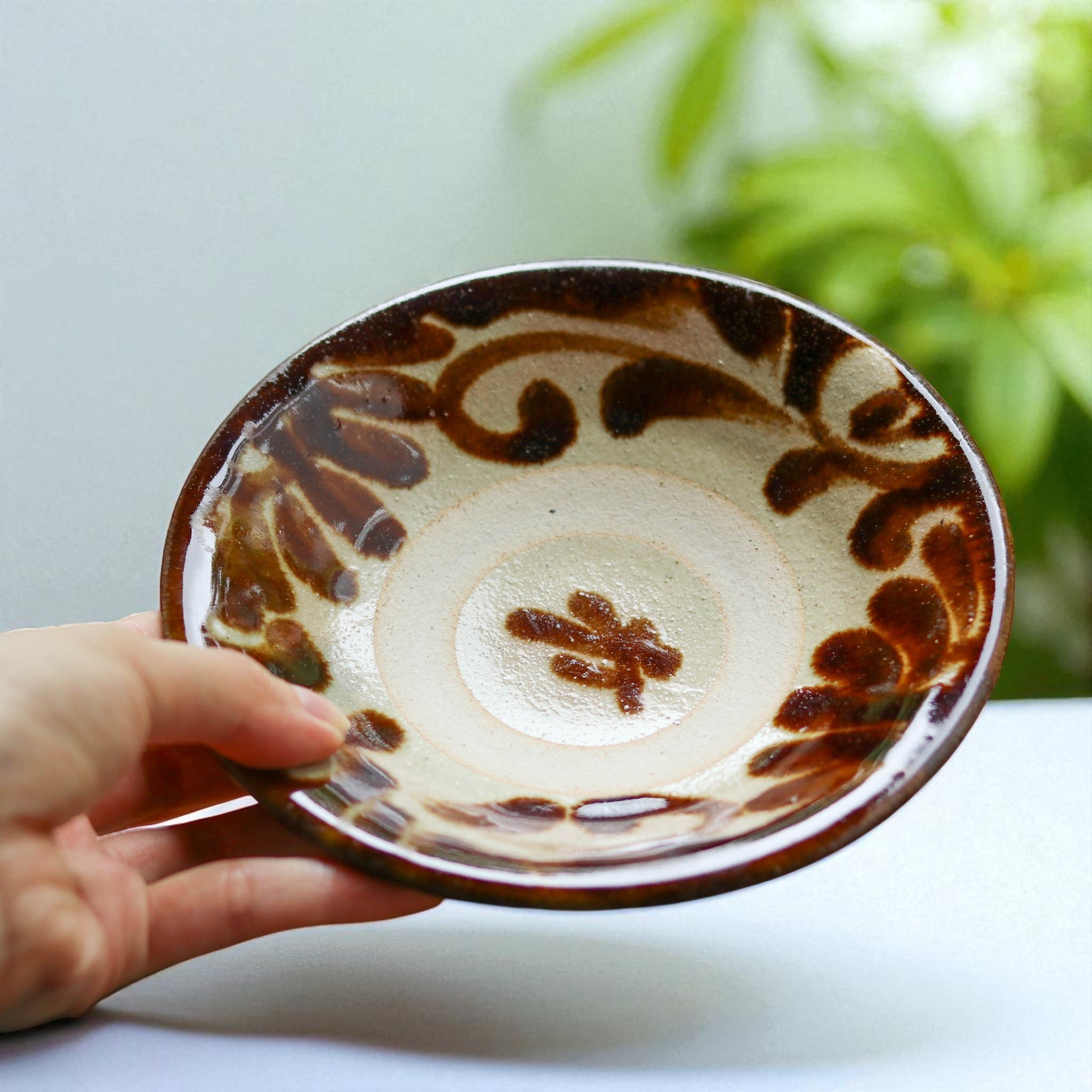 やちむん 5寸皿 | 唐草 | 飴 | 横田屋窯