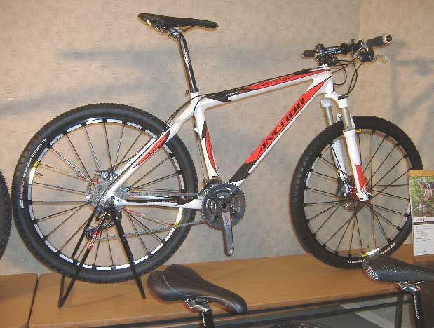 ルナ サイクル（「New モデル情報」 09 アンカー編）