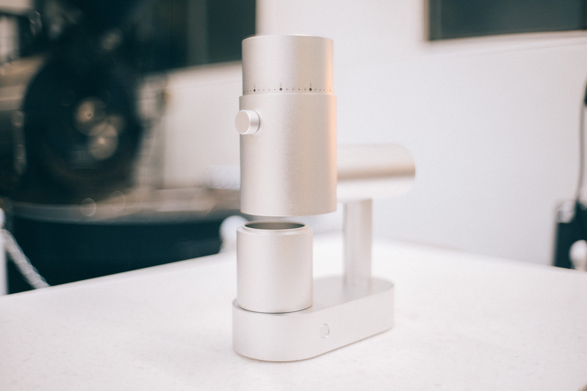 Option-O Lagom Casa レビュー / 高性能コニカル刃電動ミル – LIGHT UP