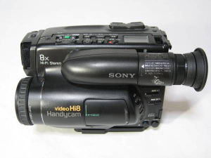 SONY CCD-TR705 とはどんな A/V機器だったか : Computer with Audio/Visual