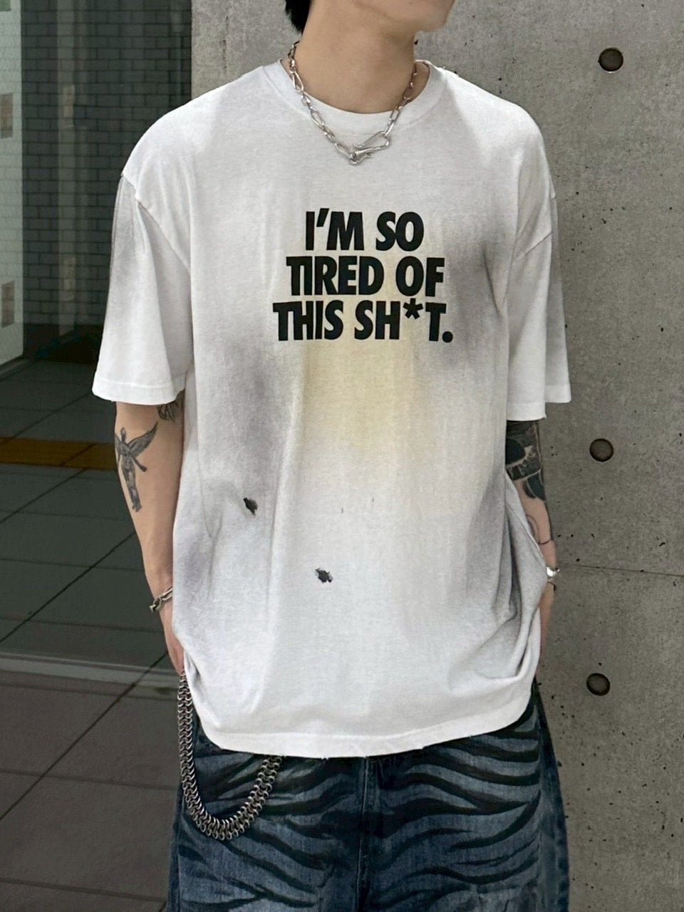 受注制【Chikashitsu +】dirty wash logo half sleeve t-shirt