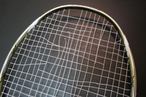 ガットが切れてます