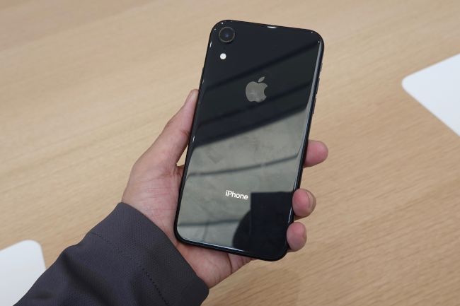 iPhone XR（ブラック）モデル（35/64）ーiPhone新機種発表会2018：朝日