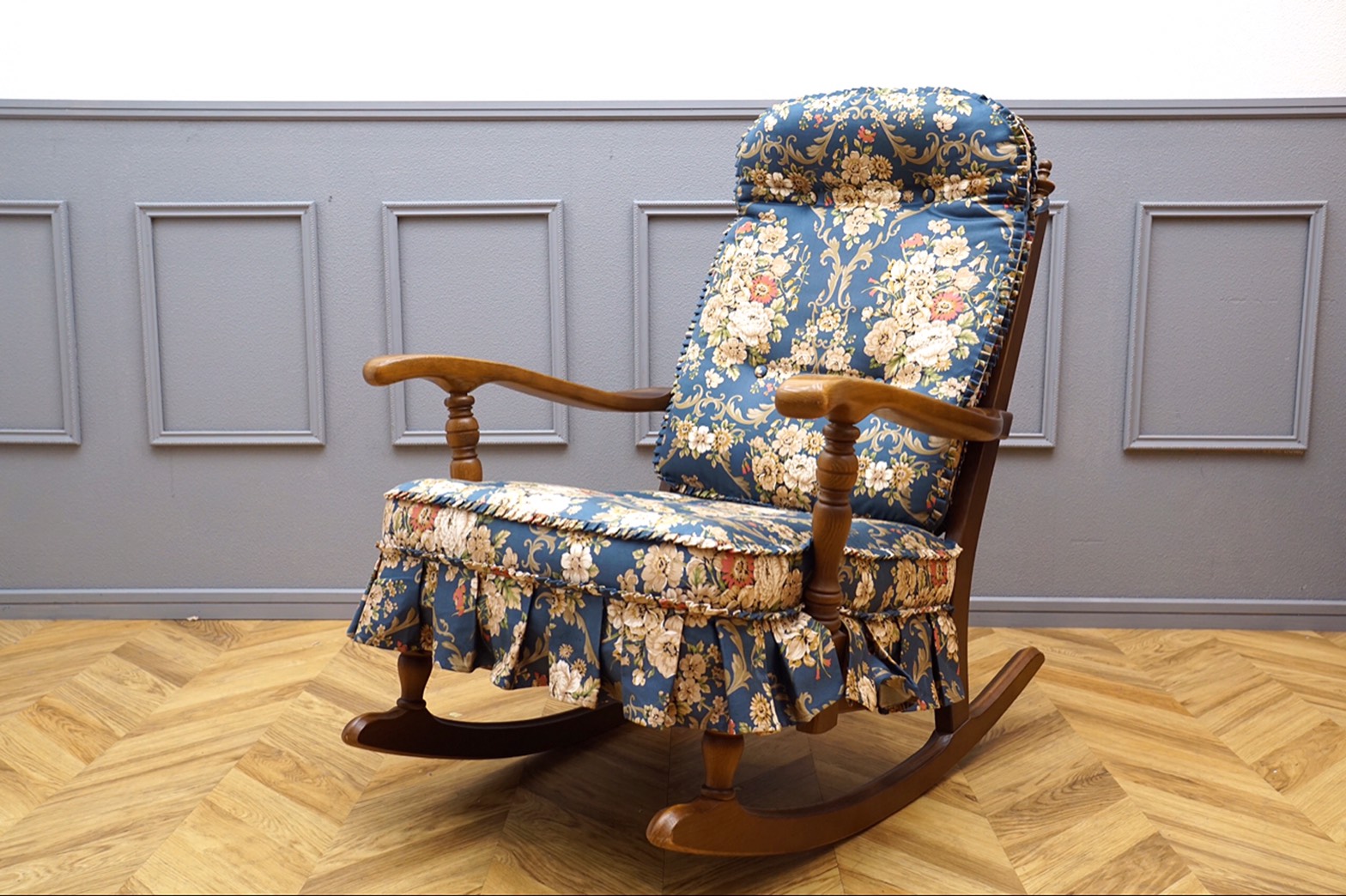 飛騨産業キツツキ 穂高シリーズ ナラ材ロッキングチェア | サークル