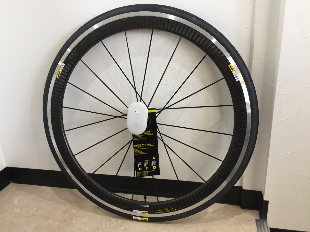 ロードバイクのホイールに！MAVIC COSMIC PRO CARBONシリーズ入荷しま