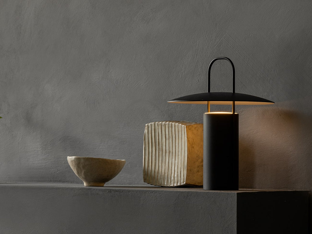 Ray Table Lamp | レイポータブルテーブルランプ by Daniel Schofield