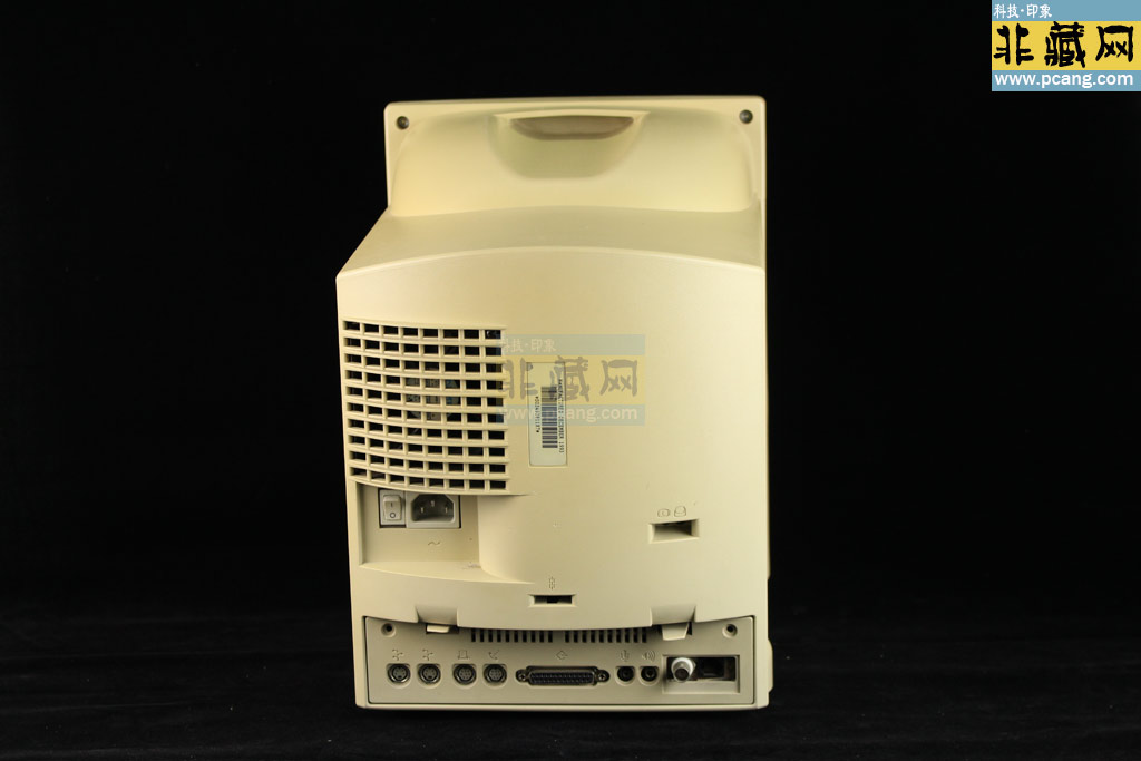 APPLE Macintosh Colour Classic II (Performa 275)