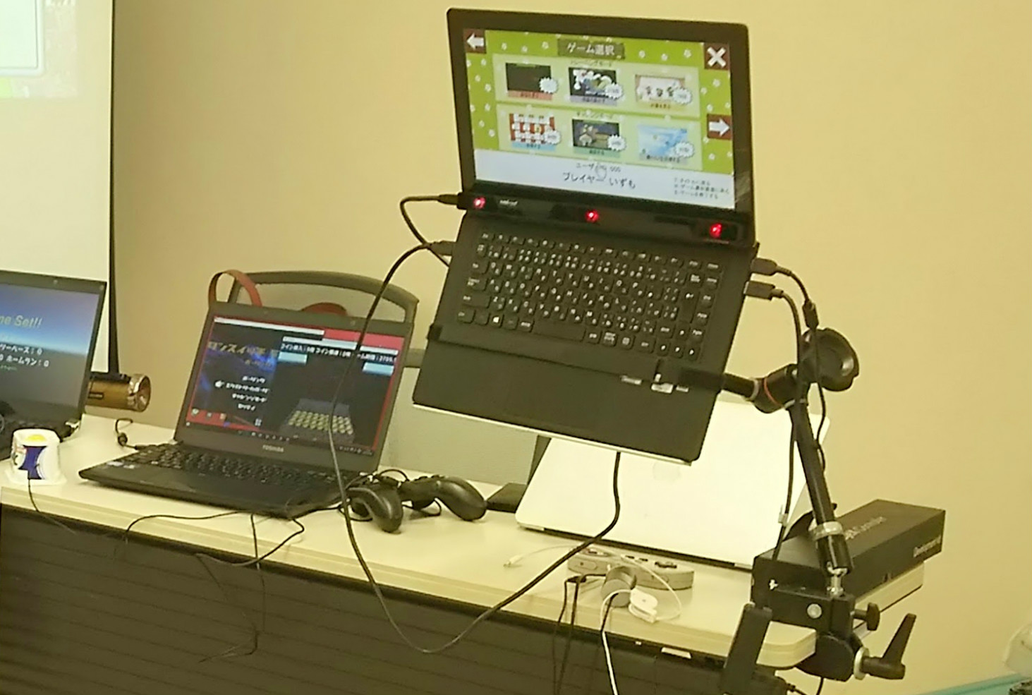 視線入力システム一式の持ち運びに便利な「ポータブルセット