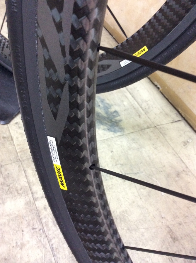 ホイール】二種類のコスミックプロカーボン！スタッフ鈴木が実際購入し