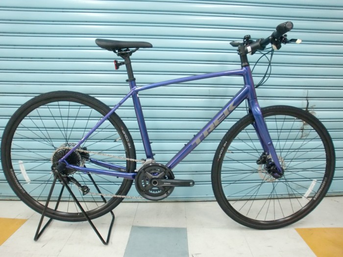 入荷速報】圧倒的な人気を誇るハイスペック クロスバイク！『TREK FX3