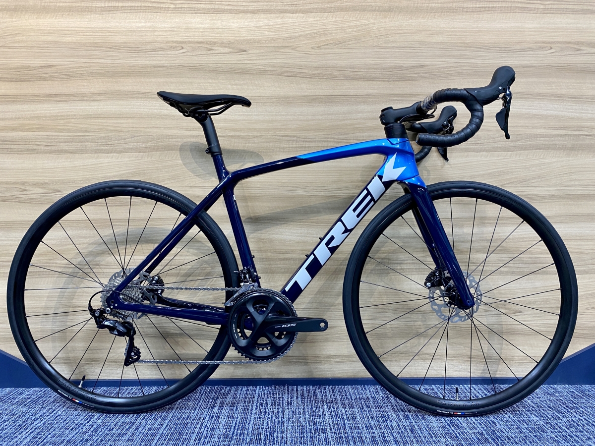 TREK】業界随一の技術力のTREKのフルカーボンロードを驚きのお値段で