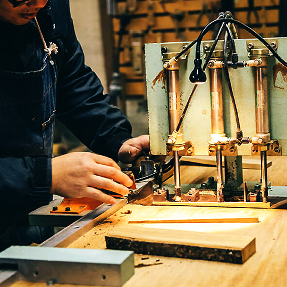 公式】箸屋一膳 | 湯布院で箸作りを体験 | オーダーメイドや名入れも