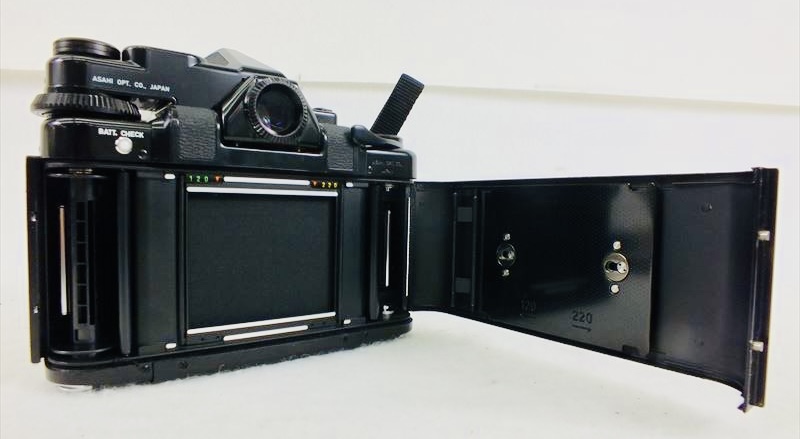 約30年のロングセラー！PENTAXの中判カメラ67(ロクナナ)とは