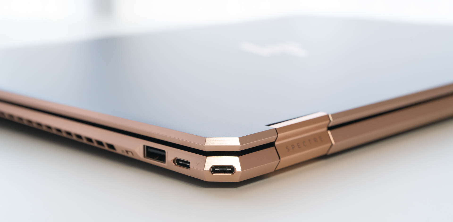 HP Spectre X360 15レビュー】動画編集もゲーミングもこれ一台の