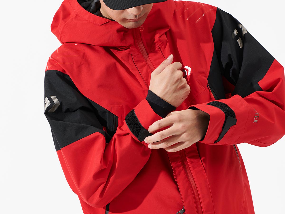 DR-1825 GORE-TEX コンビアップレインスーツ(ウェア)｜DAIWA