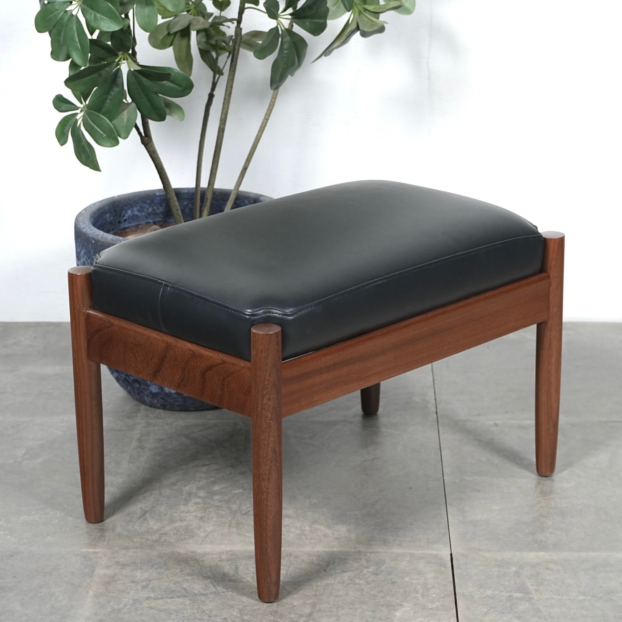 デンマークヴィンテージ スツール(オットマン)【張替済】 – TIME HYPE