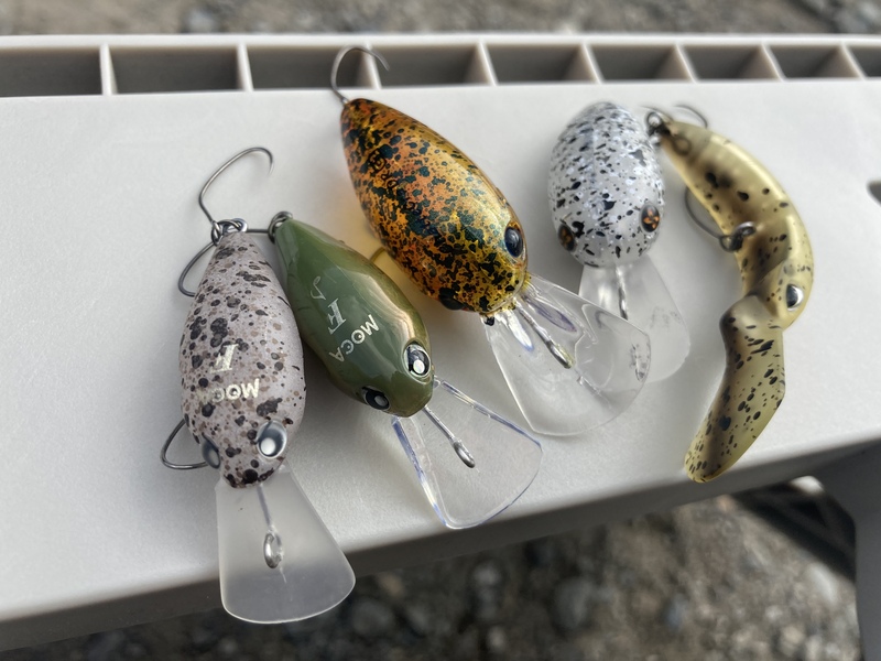 エリアトラウトをクランクベイトで攻略！サイズや波動の違いを使い分け