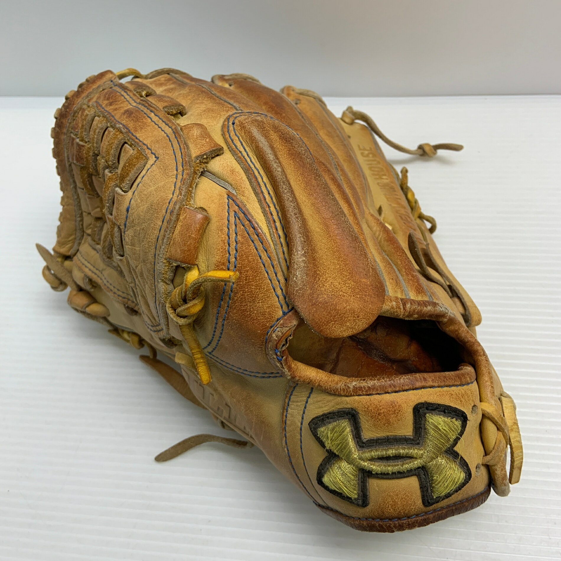 楽天市場】アンダー アーマー 投手 用 硬式 グローブの通販