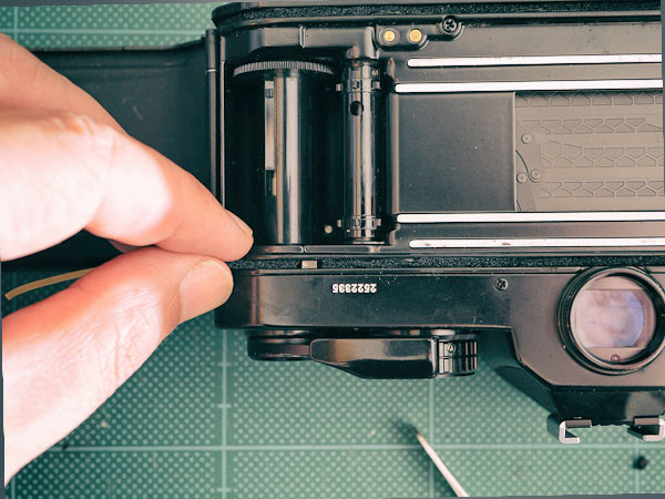 中古フィルムカメラ購入後メンテナンス／Nikon FE2｜銀塩写真を始め