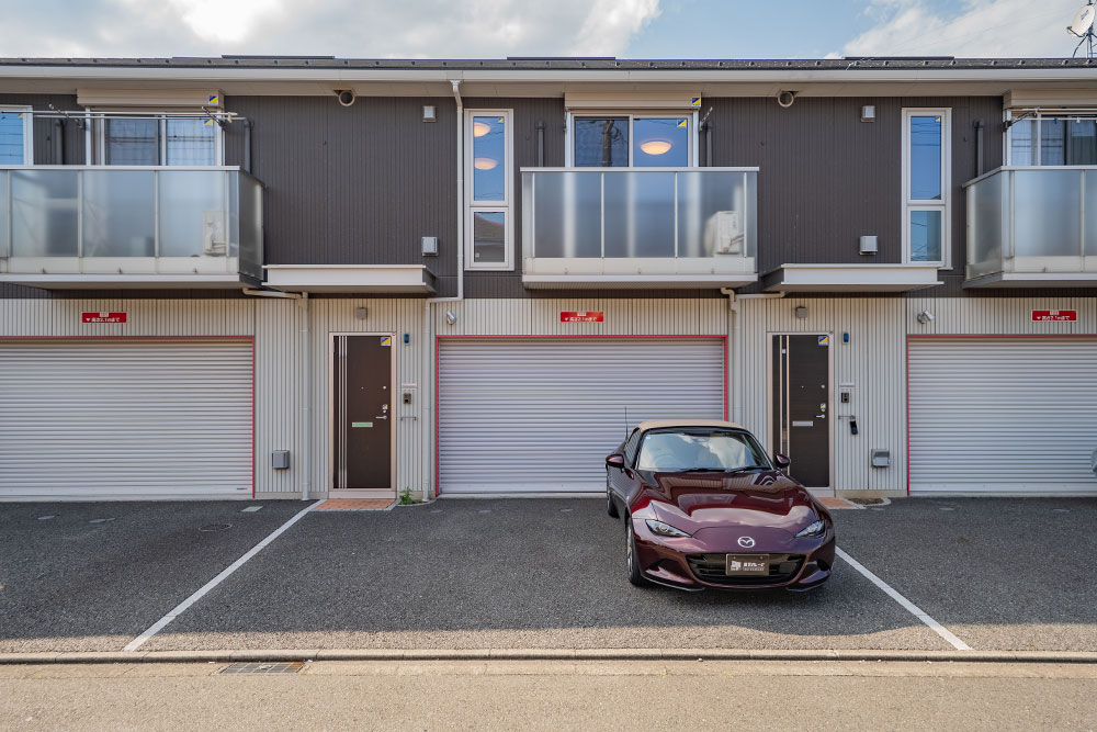 開口幅3.8mのワイドガレージ＆広々屋外スペース｜相模原市中央区