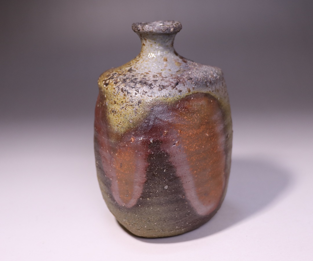 金重晃介 作 「備前三角徳利」 ～備前焼専門卸小売店 川口陶楽苑～