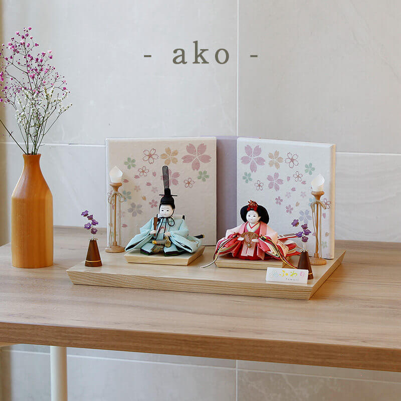 楽天市場】雛人形 コンパクト ふわりシリーズ 平飾り台×二曲屏風 衣裳