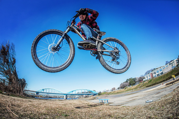 ストリート・ダートジャンプ対応26インチ完組ホイール前後セットを特価