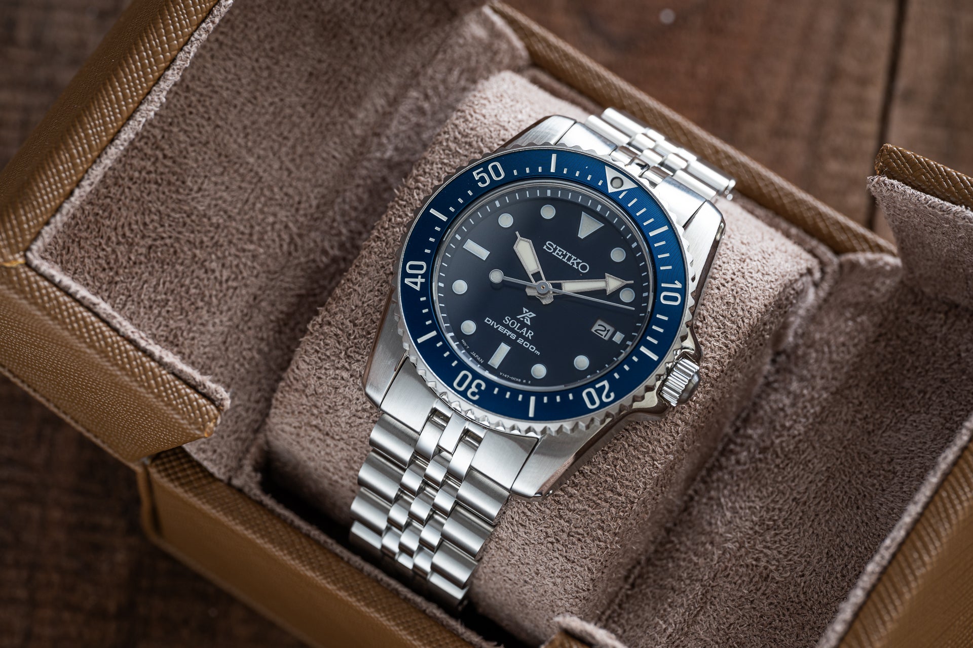 Executive Bracelet (Seiko SNE57x Solar) – Uncle Straps