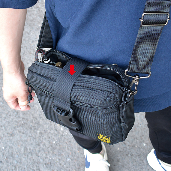 E564：ポータブルオーディオ用 仕切りとバックル付きファスナーサブ