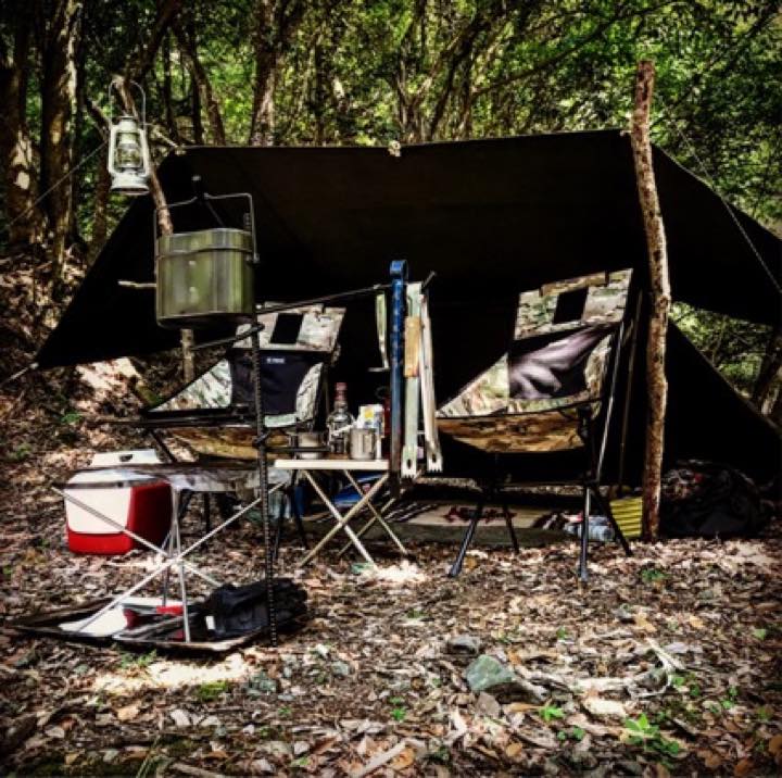 張り方いろいろ！アレンジ次第で自分だけのサイトを構築できる「軍幕