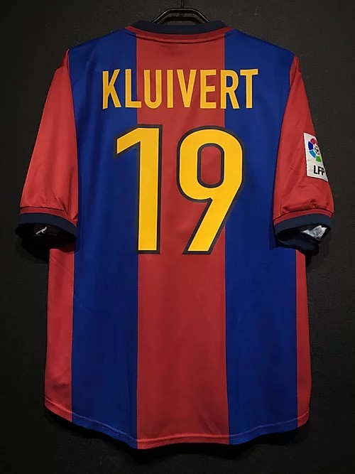 FCバルセロナ×ナイキの契約20周年記念！2019年に発売されたリメイク