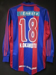 サポーター垂涎の一枚！FC東京、1999年幻の縦縞サードモデル