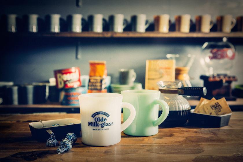 旧き良きアメリカを象徴する、ミルクガラスマグの復刻版。 | GO OUT WEB