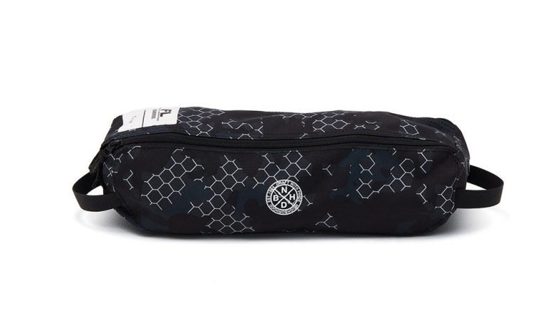 ネイバーフッド×ヘリノックスの人気コラボに、アーティストFuturaを