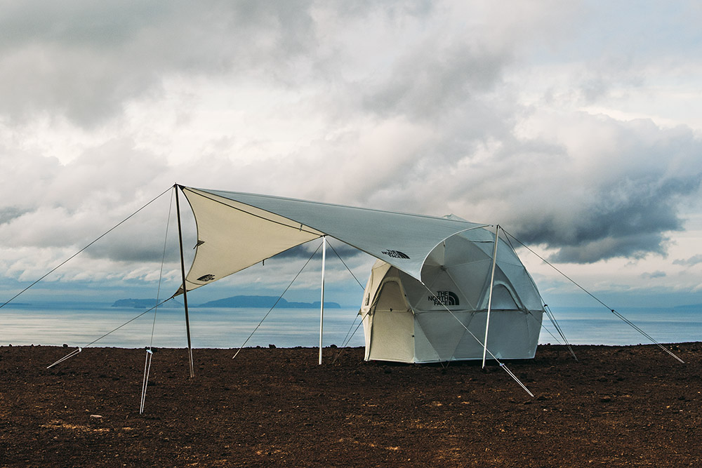 ザ・ノース・フェイスから新登場！ ジオドーム4と連結自在な星型タープ