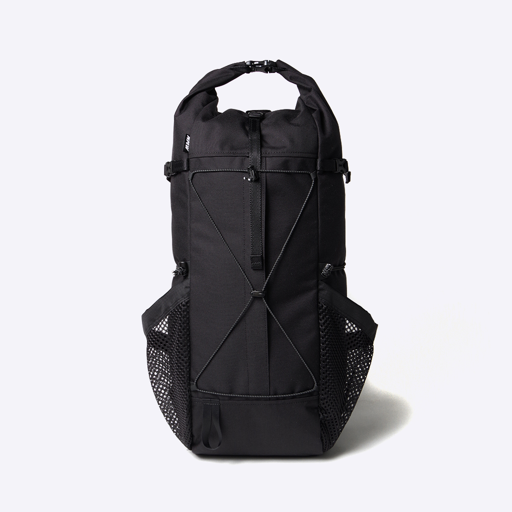 ナーディーマウンテンワークスの人気バッグをナイスタイムが別注。絶妙