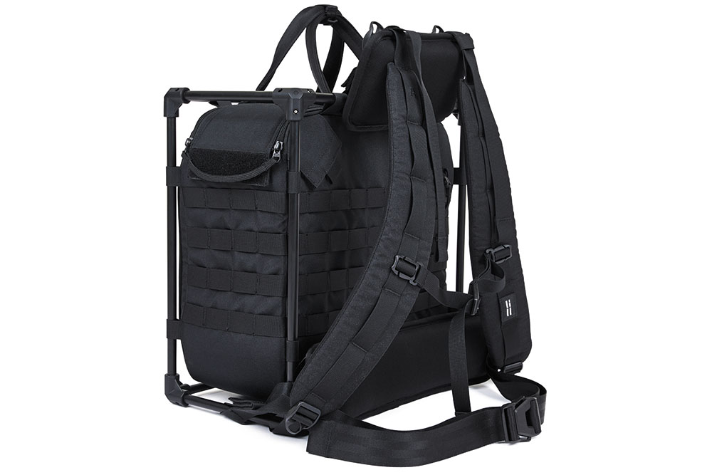 バッグから瞬時にテーブルが出現！ ヘリノックスのフィールドオフィス