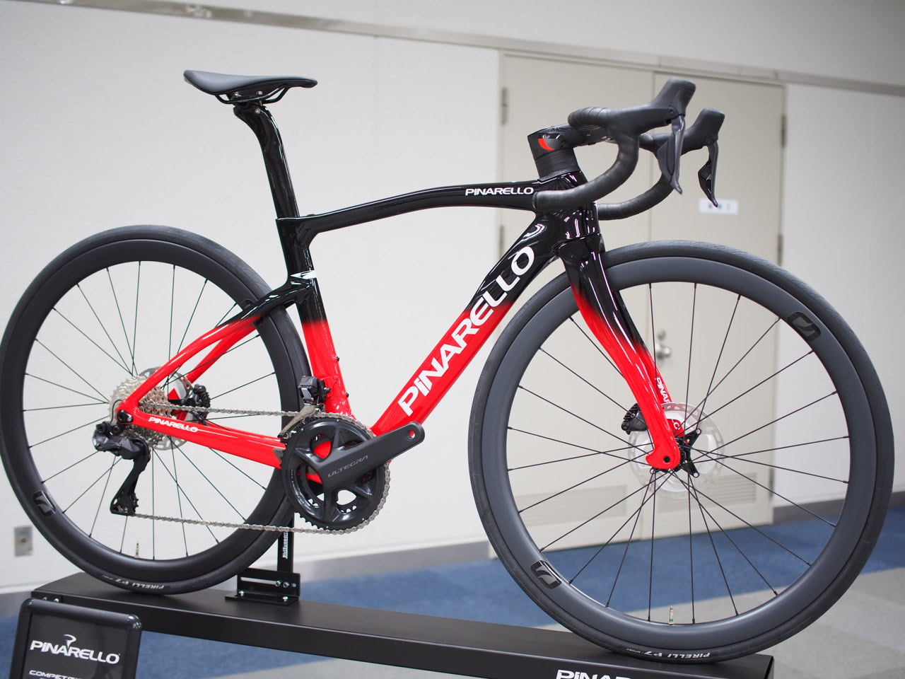 PINARELLO (ピナレロ) F7 DISK ULTEGRA Di2 MOST ULTRAFAST 完成車