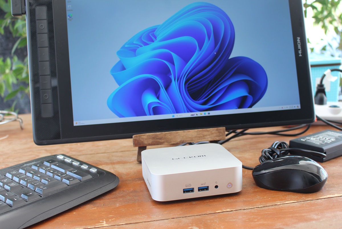 GEEKOM A8 (AMD Ryzen 9 8945HS) AI mini PC review - Part 1: Specs