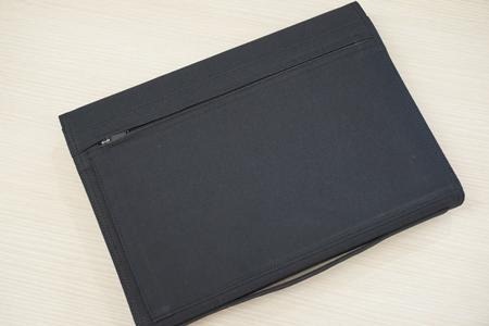 ソニーストアと吉田カバンのコラボバッグ＆ケース、実機レビュー