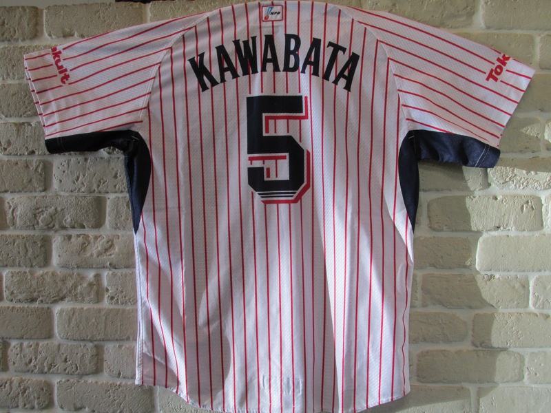 東京ヤクルトスワローズ #5 川端慎吾選手に、公式戦で着用しておりまし