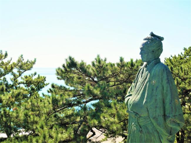 坂本龍馬像 - 観光情報サイト - 高知市公式ホームページ（観光企画課）