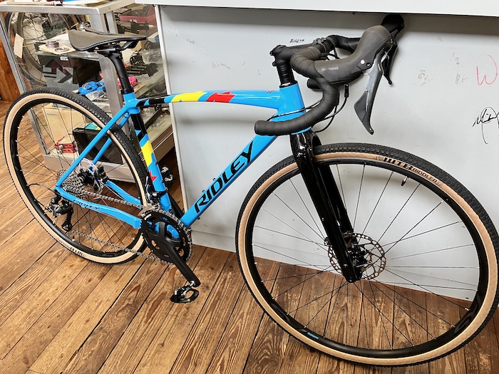 キャノンデール おしゃれな街乗りバイク【 トレッドウェル2